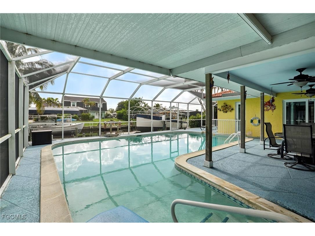 4558 Vinewood Circle North Fort Myers FL 33903 2025008560 image37