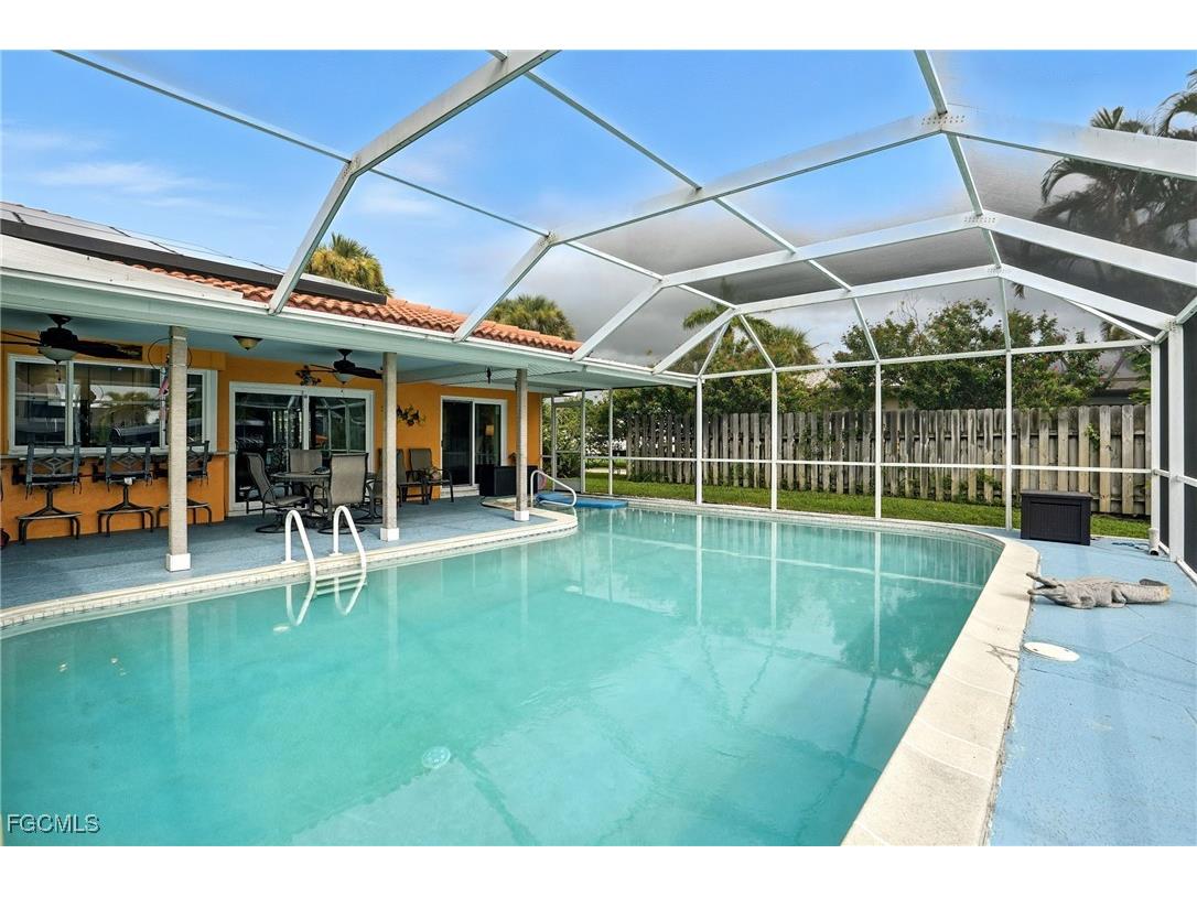 4558 Vinewood Circle North Fort Myers FL 33903 2025008560 image38