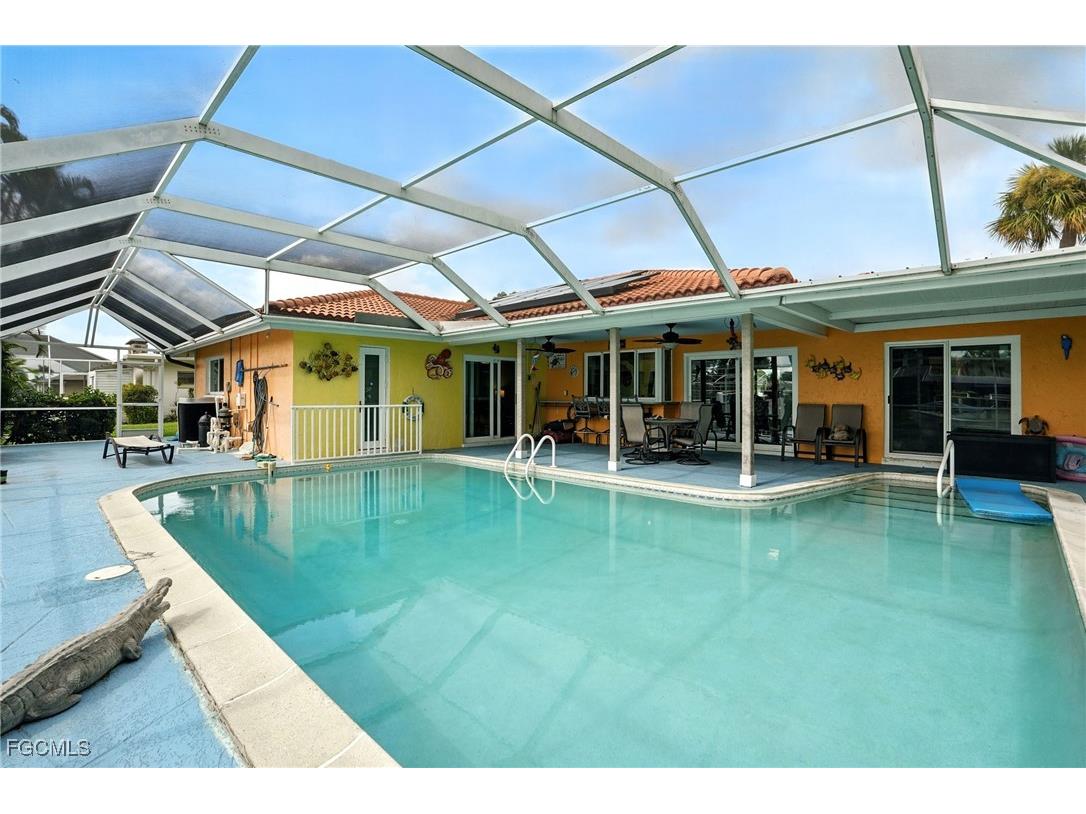 4558 Vinewood Circle North Fort Myers FL 33903 2025008560 image39