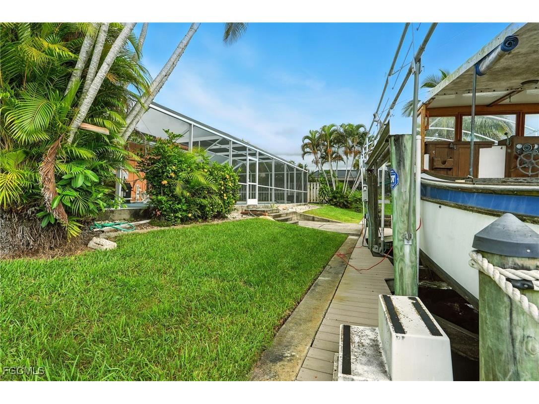 4558 Vinewood Circle North Fort Myers FL 33903 2025008560 image40