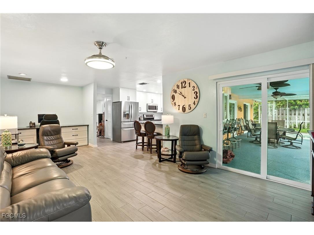 4558 Vinewood Circle North Fort Myers FL 33903 2025008560 image7