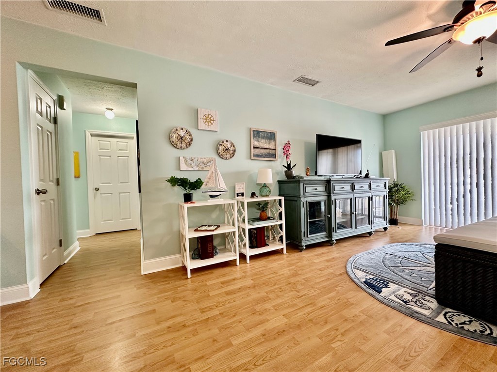 4563 SE 5th Place #205 Cape Coral FL 33904 2025005148 image5