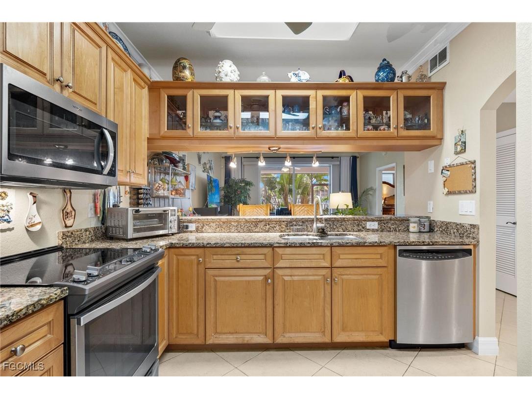 4566 SE 5th Place #105 Cape Coral FL 33904 2025017282 image3