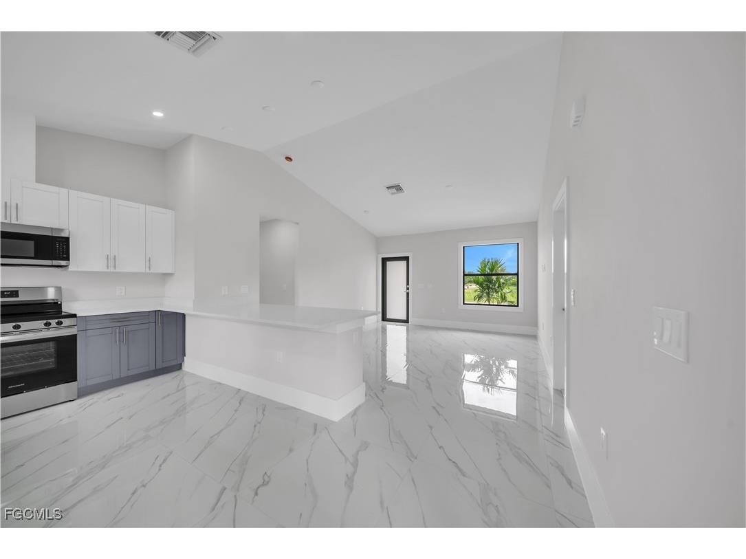 457 Woodman Drive Lehigh Acres FL 33972 2025011233 image10