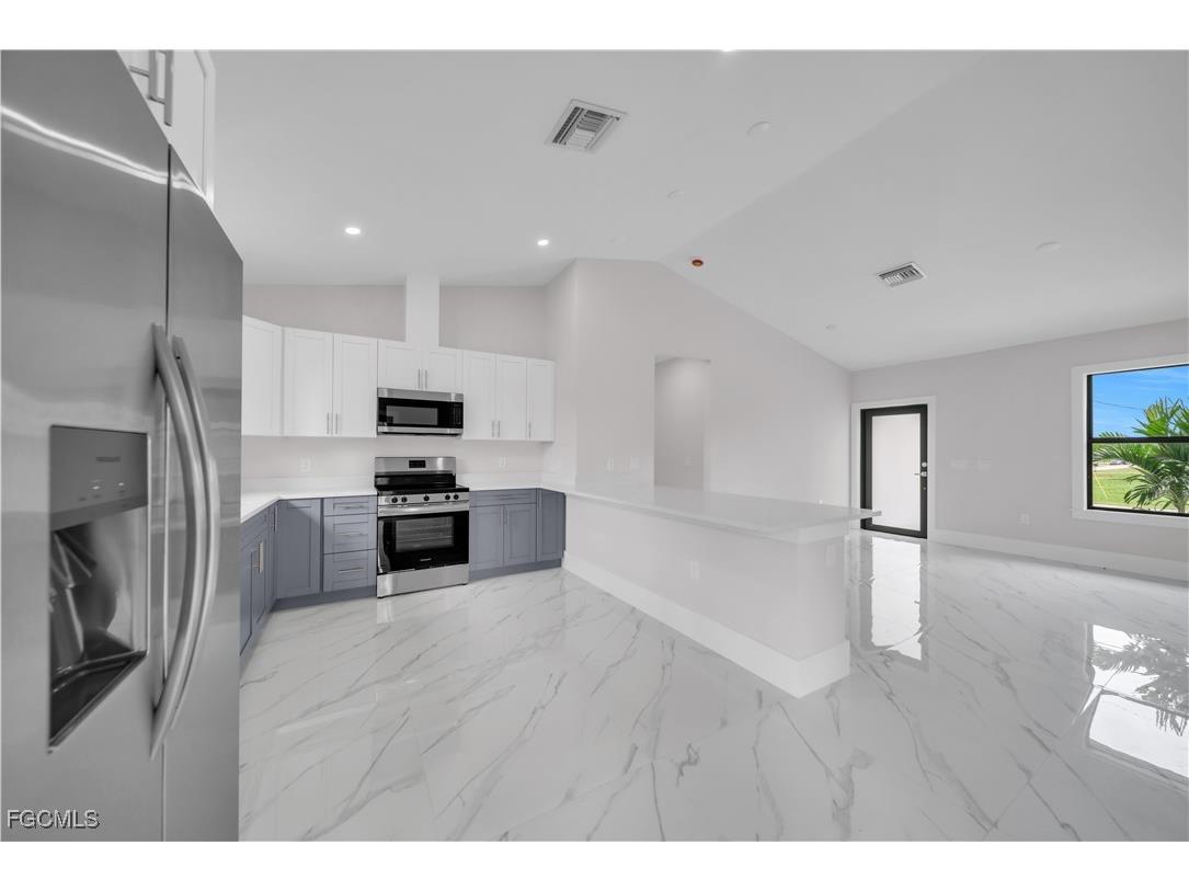 457 Woodman Drive Lehigh Acres FL 33972 2025011233 image9