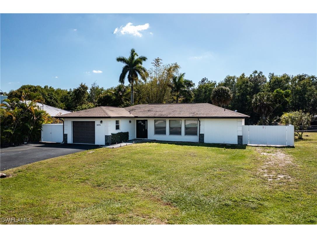 4572 32nd Avenue SW Naples FL 34116 224014042 image1