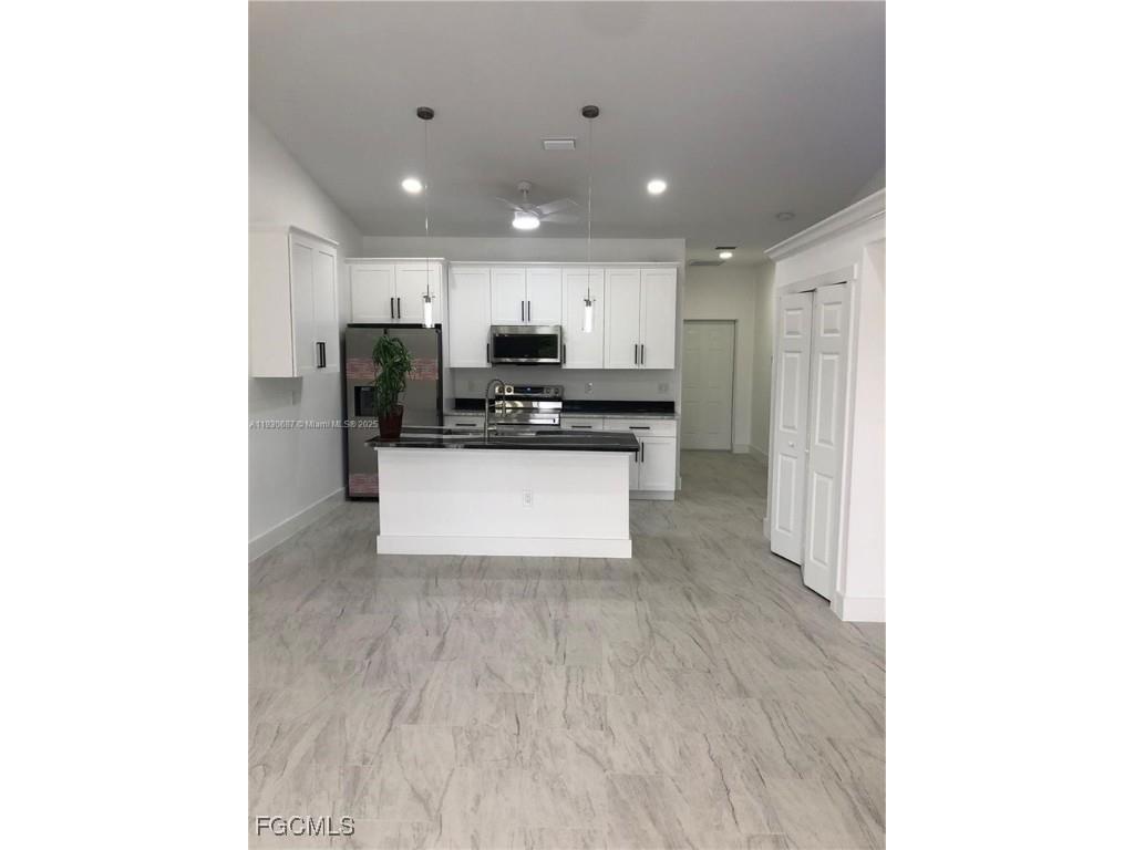 4572/4574 Golfview Boulevard Lehigh Acres FL 33973 2025017520 image5