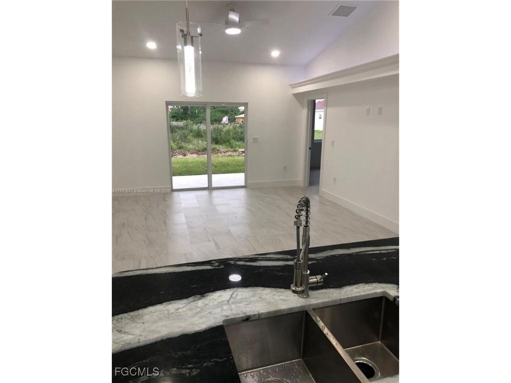 4572/4574 Golfview Boulevard Lehigh Acres FL 33973 2025017520 image7