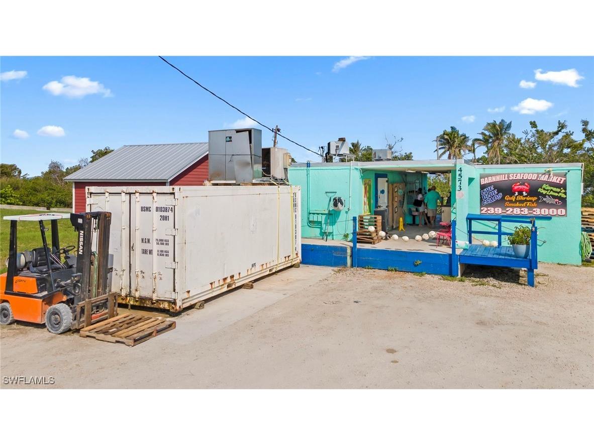 4573 Pine Island Road NW Matlacha FL 33993 224084559 image1