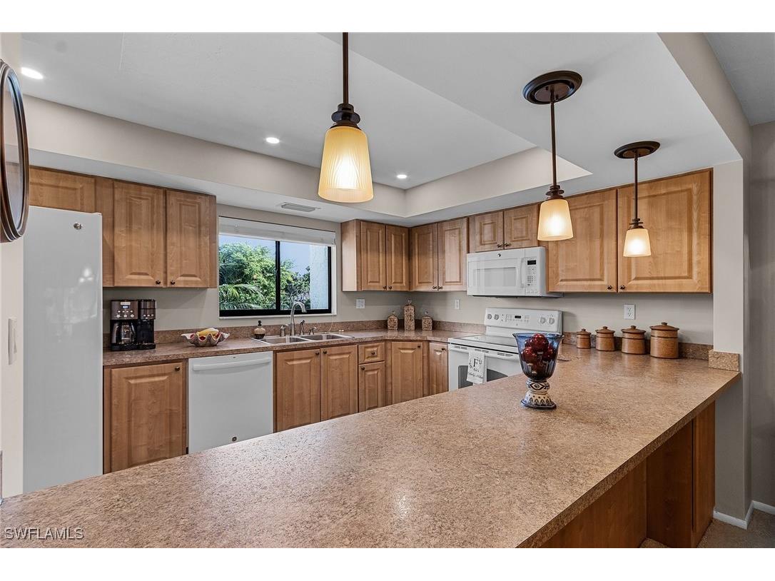 4575 Trawler Court #201 Fort Myers FL 33919 224102833 image1