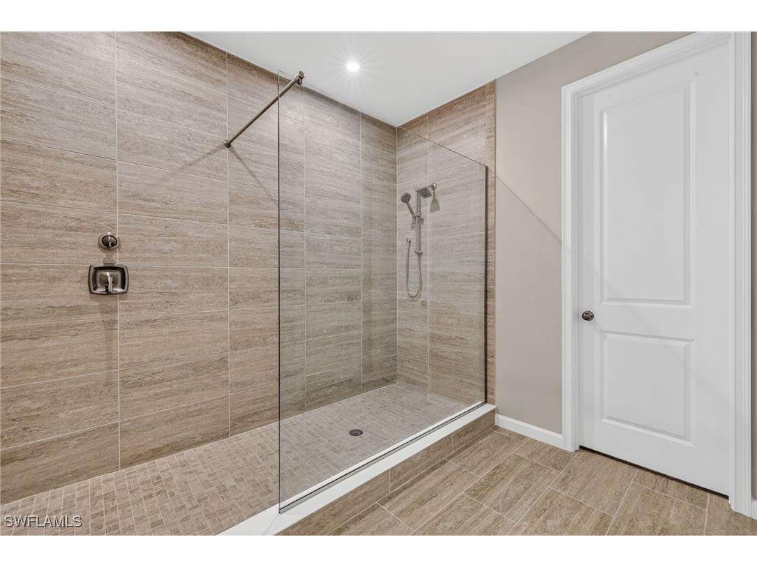 4578 Arboretum Circle #202 Naples FL 34112 226001671 image19