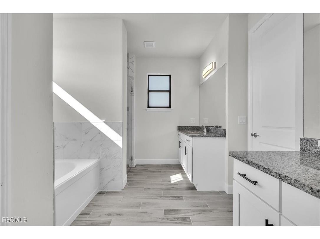 459 NE 2nd Place Cape Coral FL 33909 225033889 image19