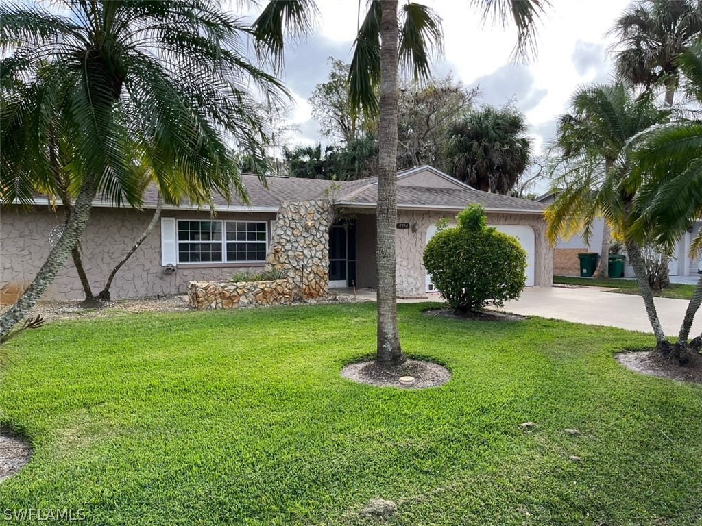 4590 Robin Avenue Naples FL 34104 223011322 image1