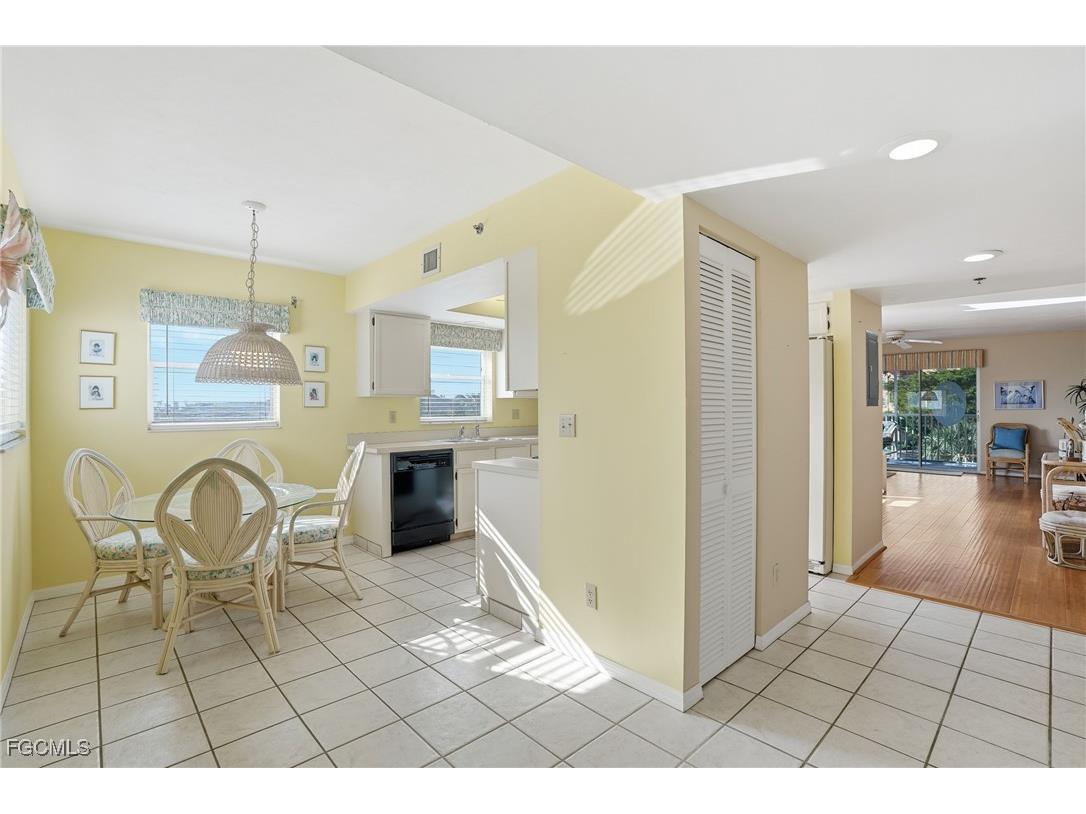 4591 Bay Beach Lane #294 Fort Myers Beach FL 33931 2025022764 image4