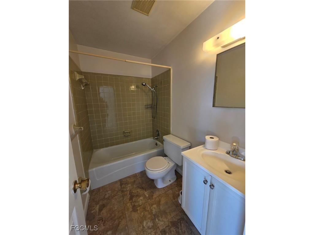 46 Hamlin Court Lehigh Acres FL 33936 2025024255 image5
