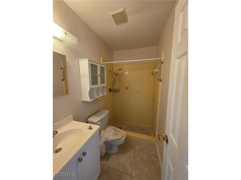 46 Hamlin Court Lehigh Acres FL 33936 2025024255 image6
