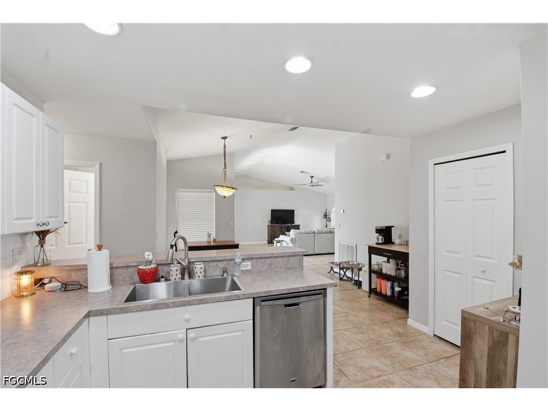 46 NW 1st Way Cape Coral FL 33993 2026017848 image5