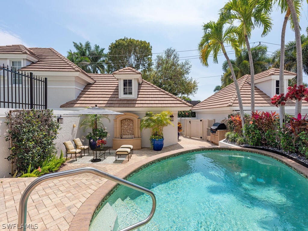 460 11th Avenue S #2 Naples FL 34102 224022204 image1