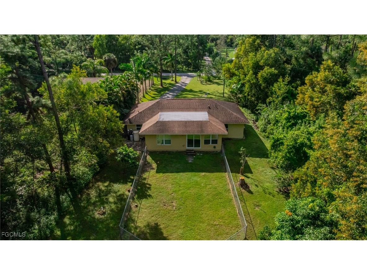 460 3rd Street SW Naples FL 34117 2025015628 image2