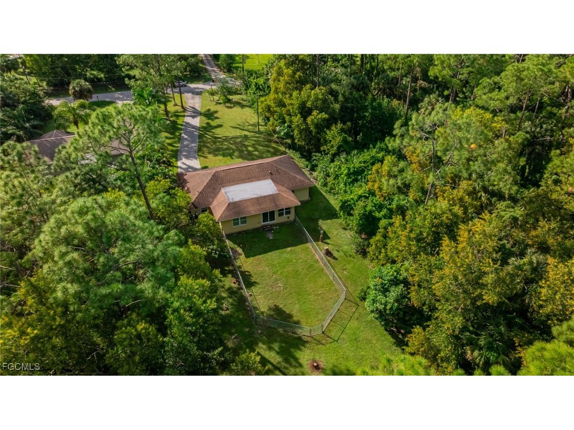 460 3rd Street SW Naples FL 34117 2025015628 image8