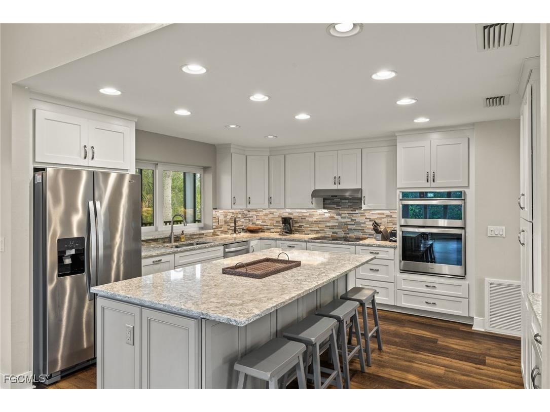 460 E Gulf Drive Sanibel FL 33957 2025019649 image14