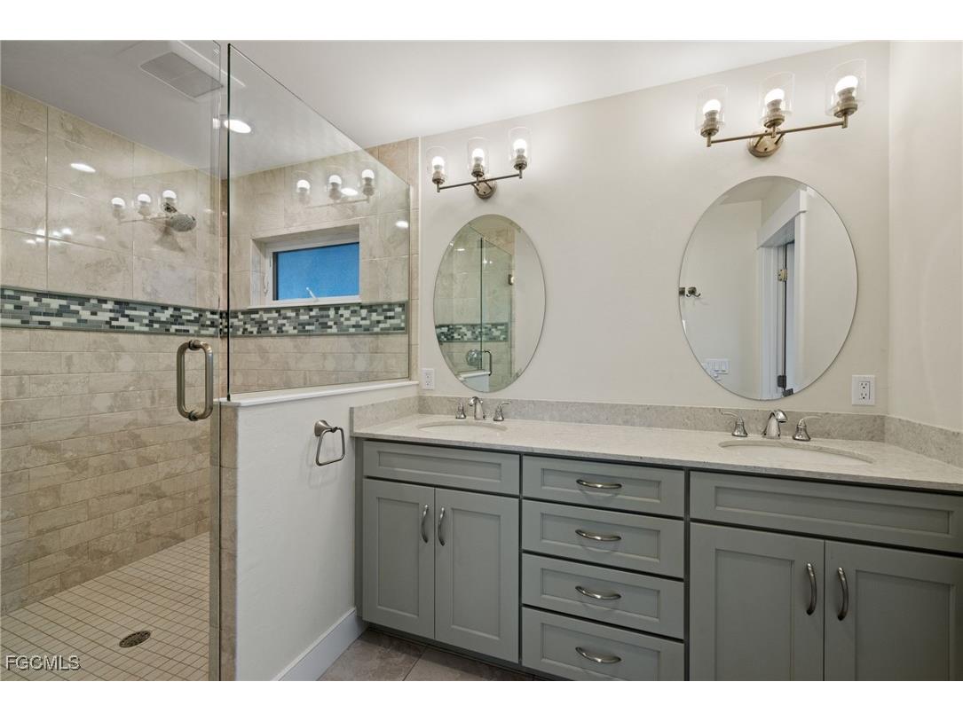 460 E Gulf Drive Sanibel FL 33957 2025019649 image22