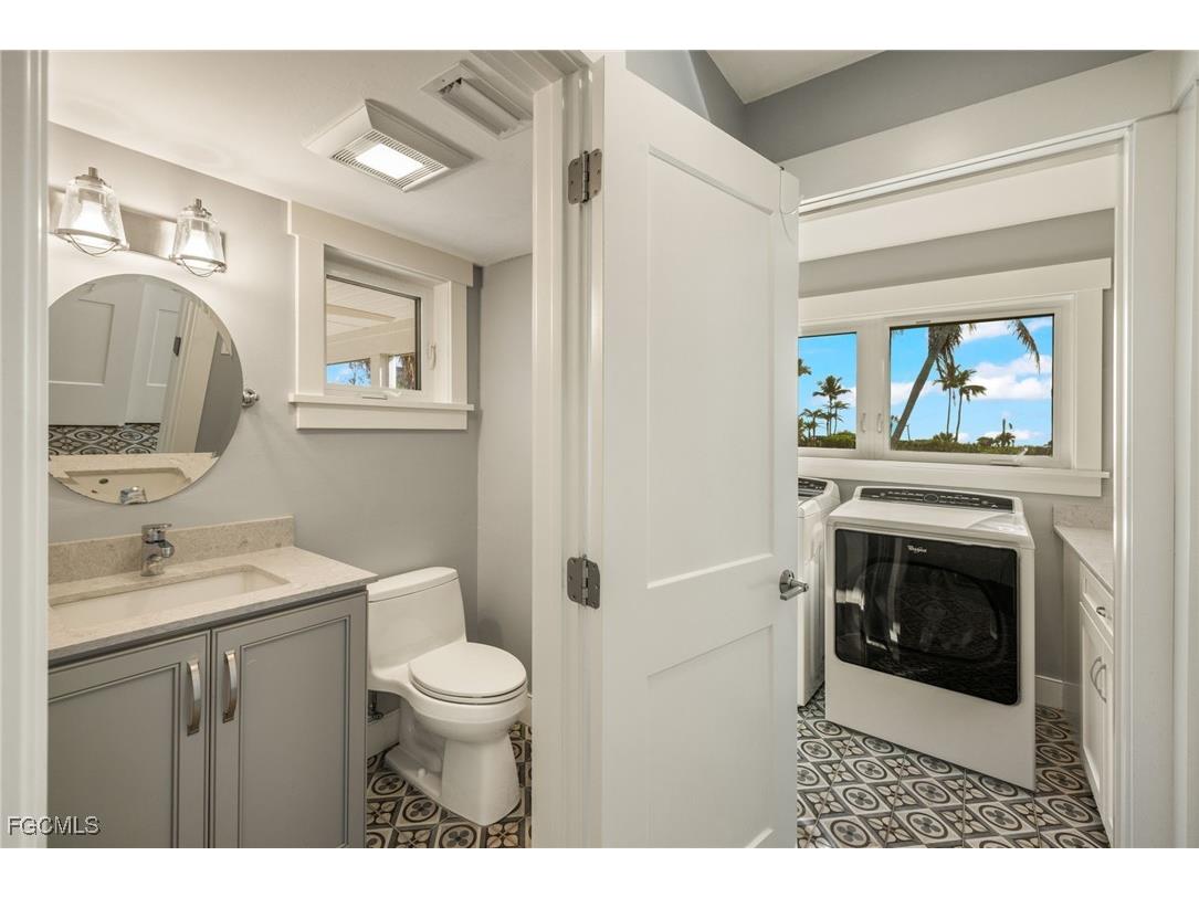 460 E Gulf Drive Sanibel FL 33957 2025019649 image24