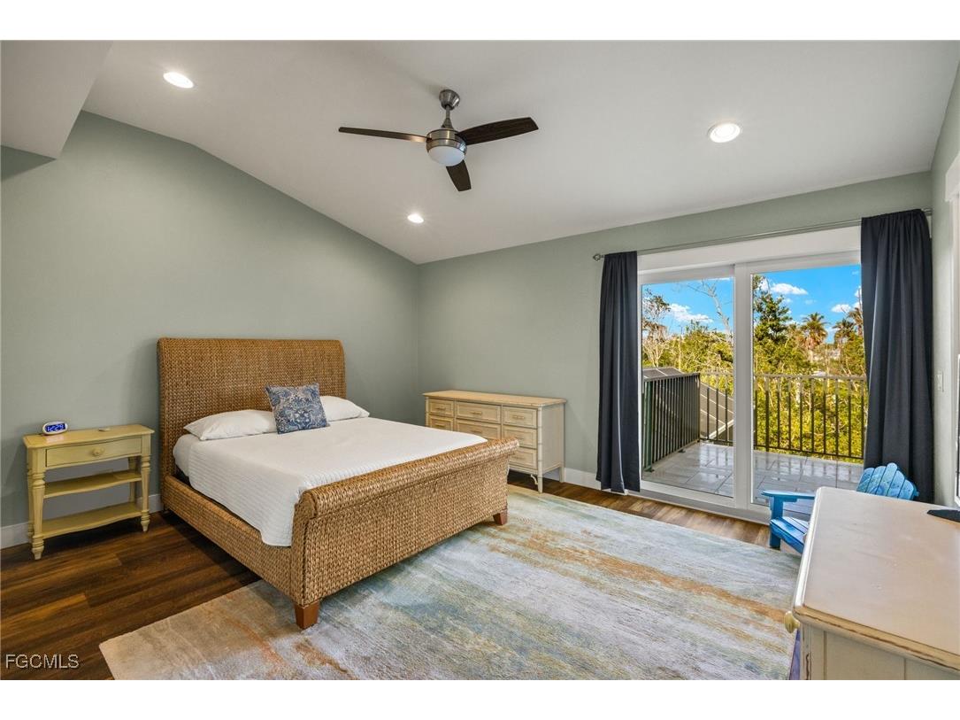 460 E Gulf Drive Sanibel FL 33957 2025019649 image28