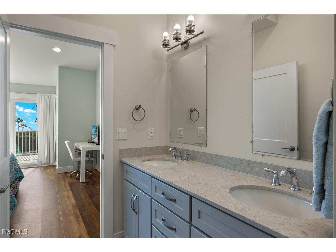 460 E Gulf Drive Sanibel FL 33957 2025019649 image30