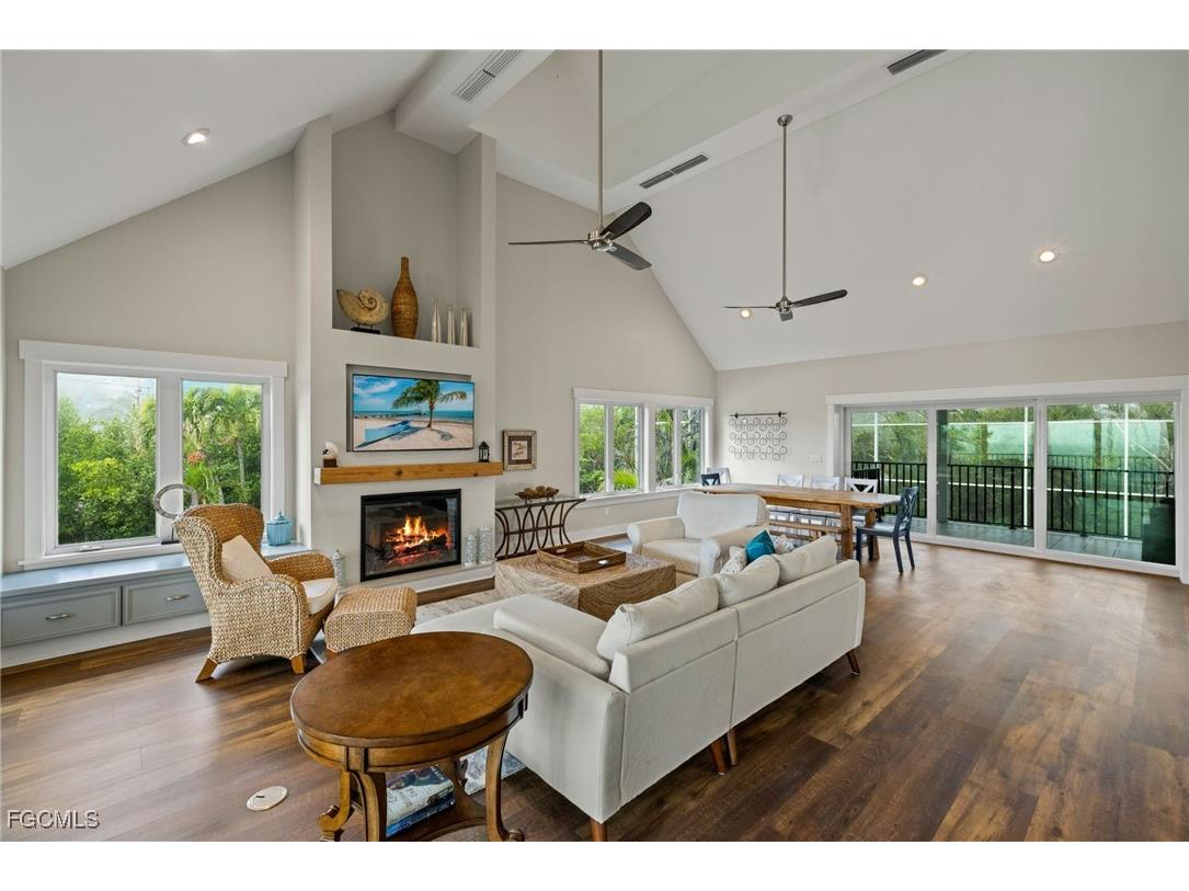 460 E Gulf Drive Sanibel FL 33957 2025019649 image6