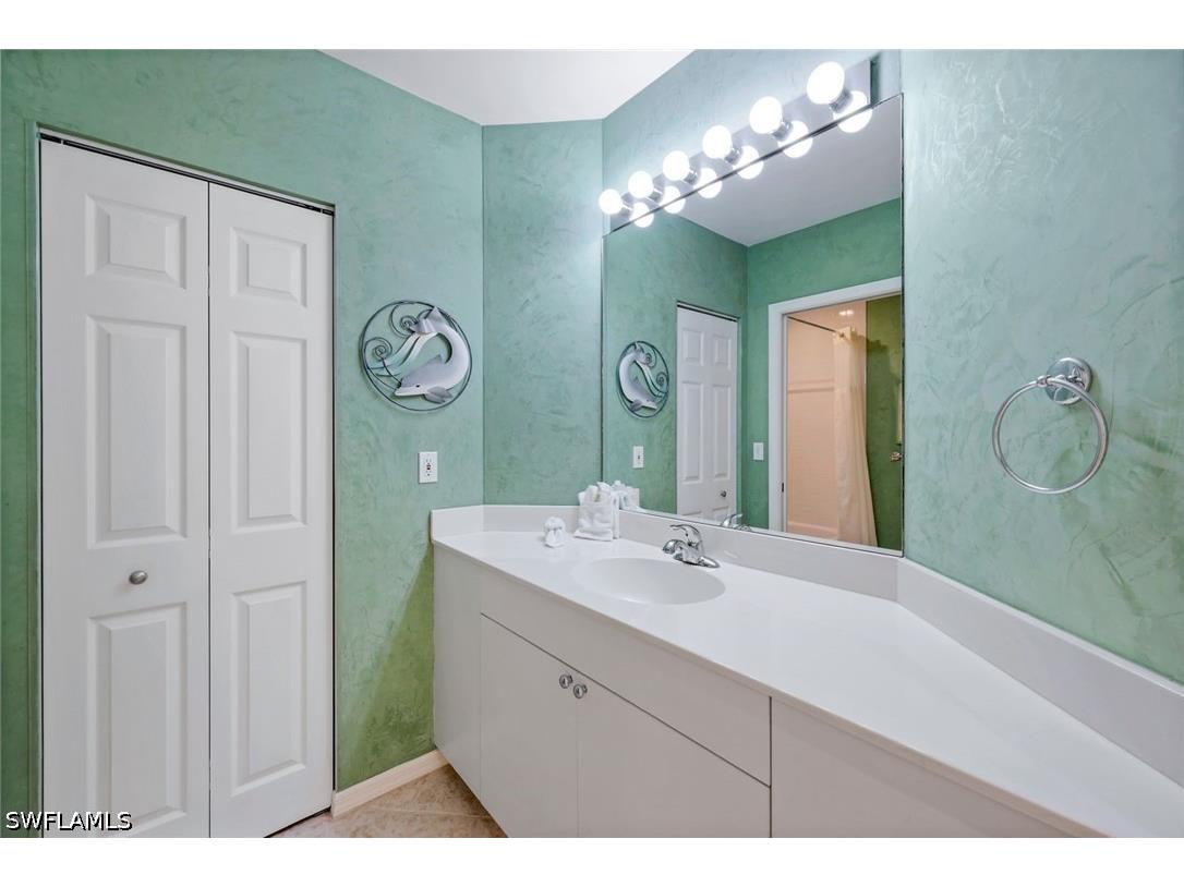 460 Launch Circle #301 Naples FL 34108 226018430 image10