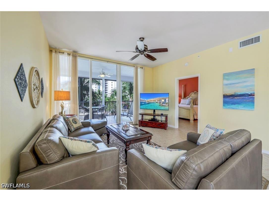 460 Launch Circle #301 Naples FL 34108 226018430 image2