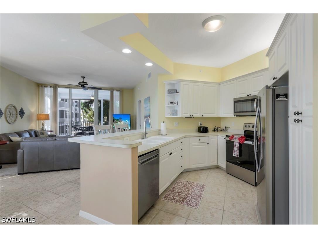 460 Launch Circle #301 Naples FL 34108 226018430 image3
