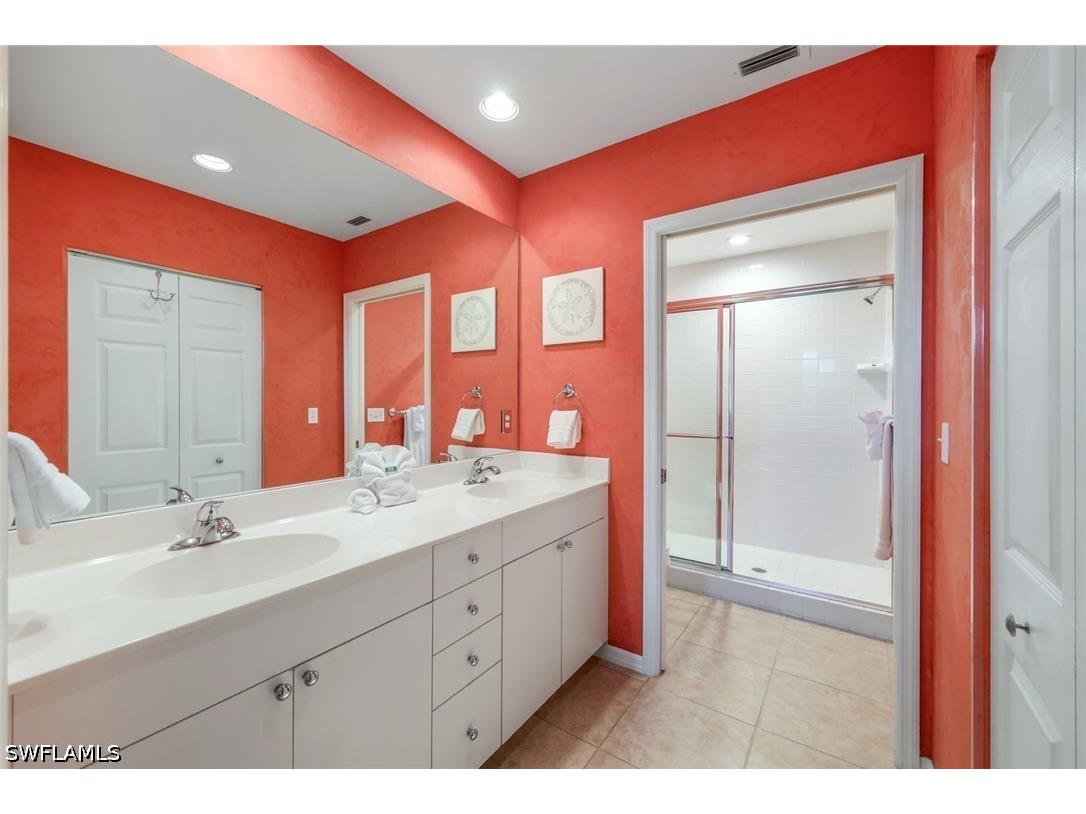 460 Launch Circle #301 Naples FL 34108 226018430 image8
