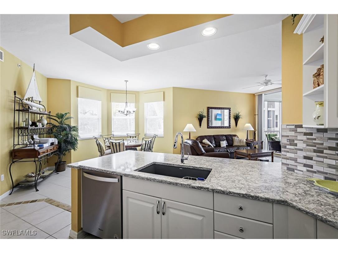 460 Launch Circle #201 Naples FL 34108 225066375 image6