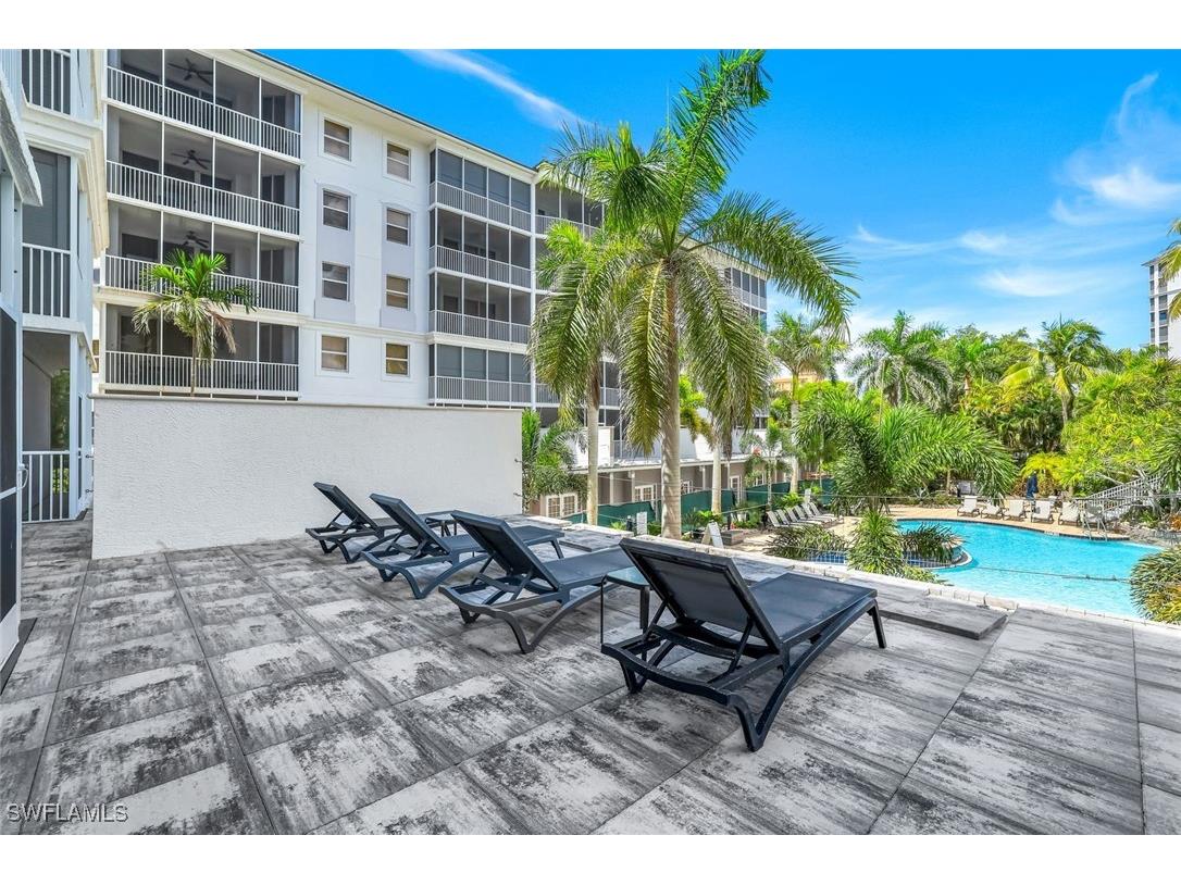 460 Launch Circle #202 Naples FL 34108 225067430 image3