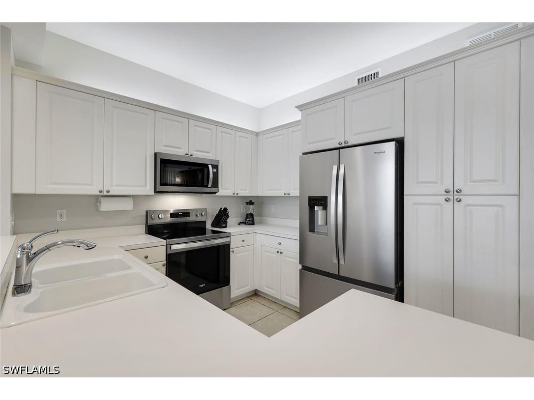 460 Launch Circle #202 Naples FL 34108 226024255 image9