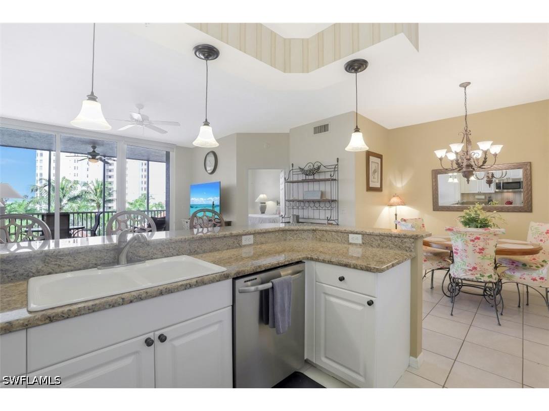 460 Launch Circle #403 Naples FL 34108 226018429 image10