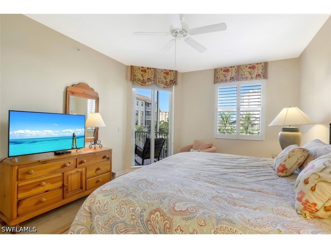 460 Launch Circle #403 Naples FL 34108 226018429 image13