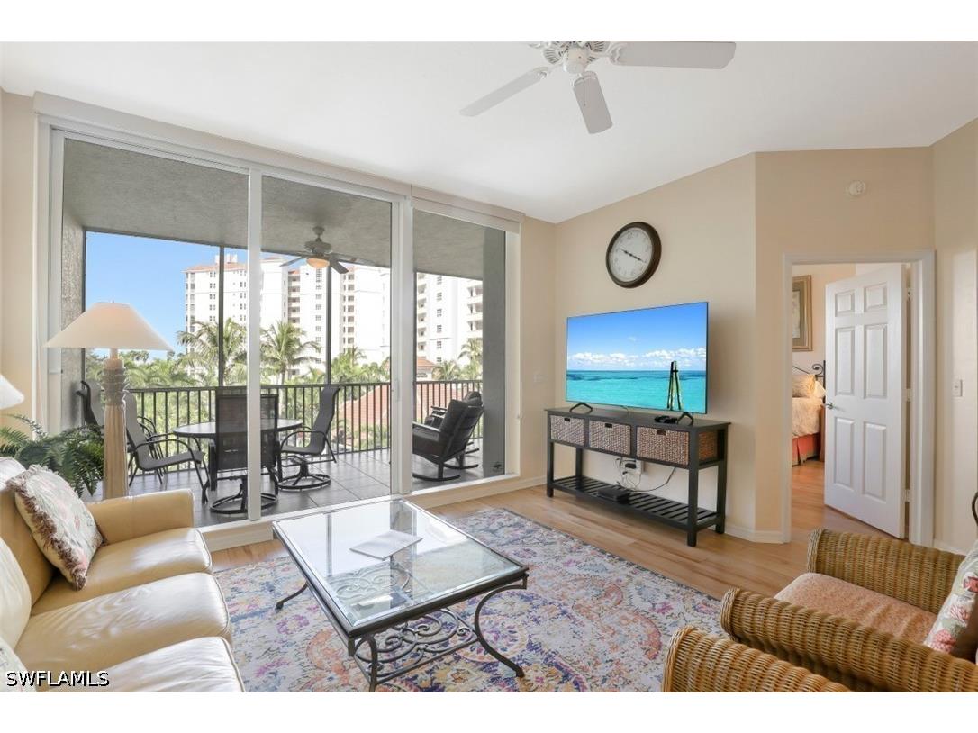 460 Launch Circle #403 Naples FL 34108 226018429 image5
