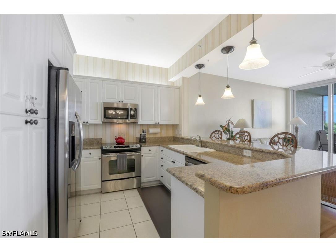460 Launch Circle #403 Naples FL 34108 226018429 image8