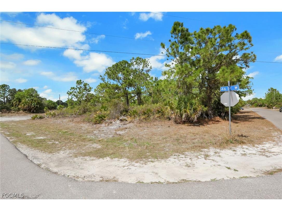 4601 Laura Avenue N Lehigh Acres FL 33971 2026009605 image1