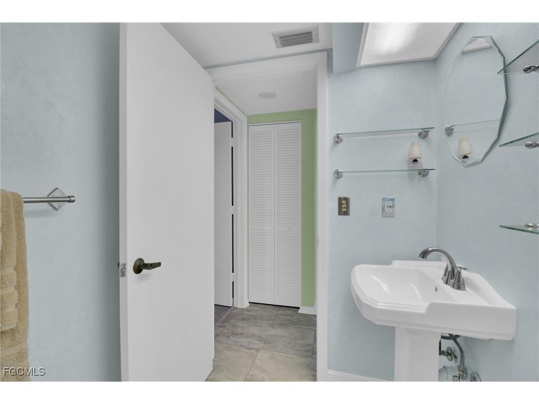 4604 Flagship Drive #305 Fort Myers FL 33919 2025018855 image19