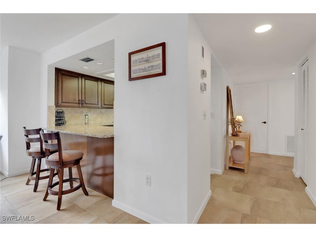 4604 Flagship Drive #406 Fort Myers FL 33919 225049365 image1