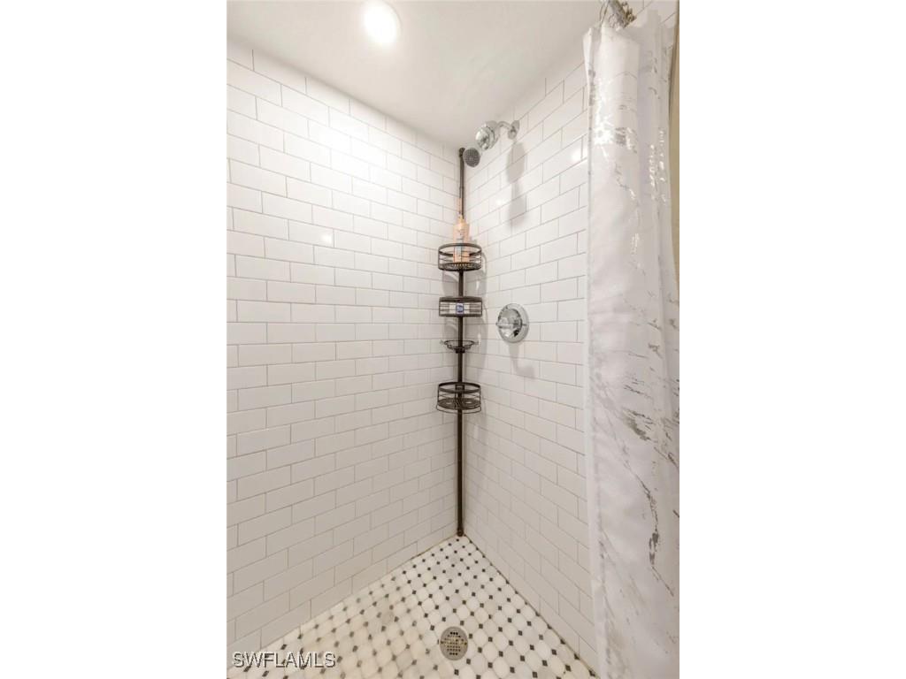 4605 Bayshore Dr. #G2 Naples FL 34112 226001330 image11