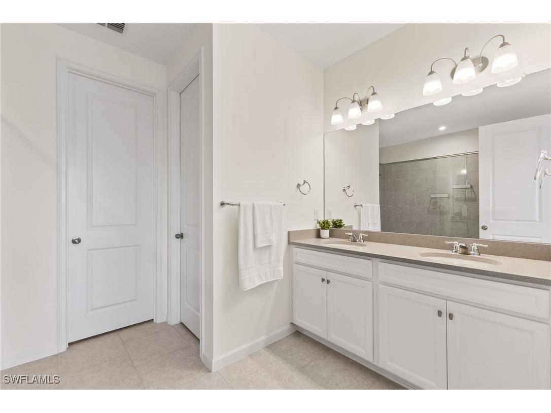 4607 Arboretum Circle #202 Naples FL 34112 225067845 image8