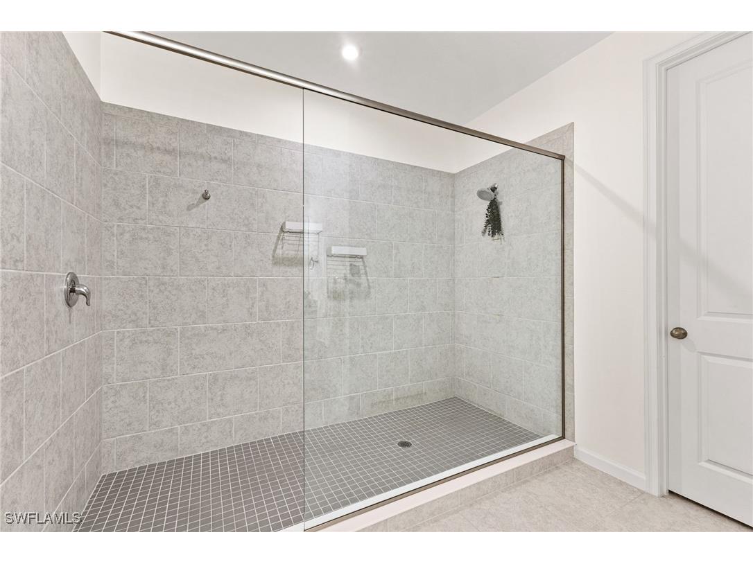 4607 Arboretum Circle #202 Naples FL 34112 225067845 image9