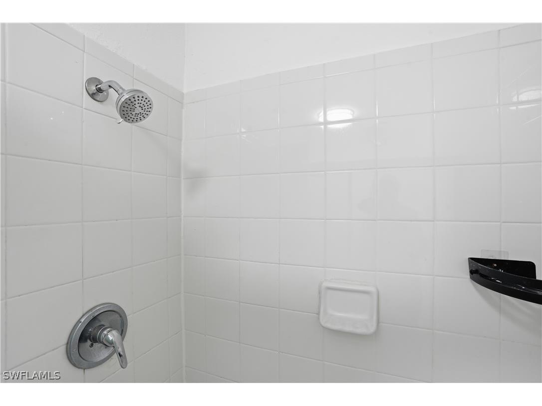 4607 Bayshore Drive #K7 Naples FL 34112 226009190 image17