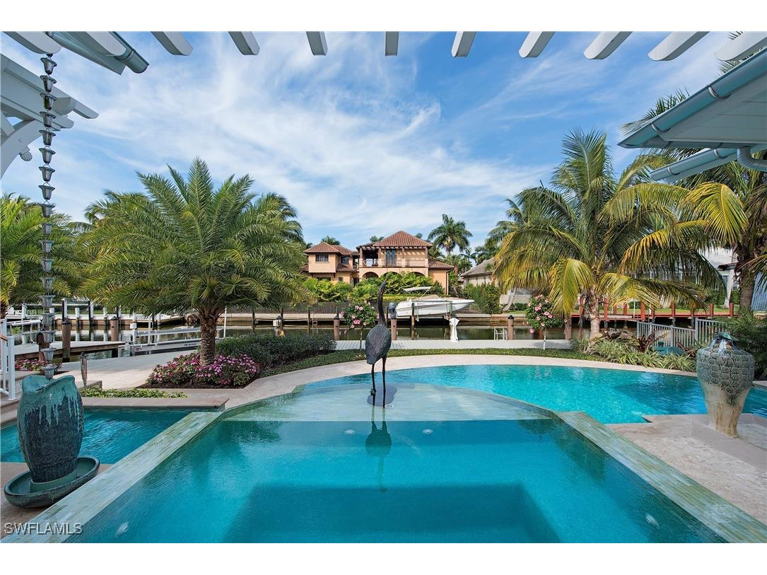 461 16th Avenue S Naples FL 34102 225079948 image1