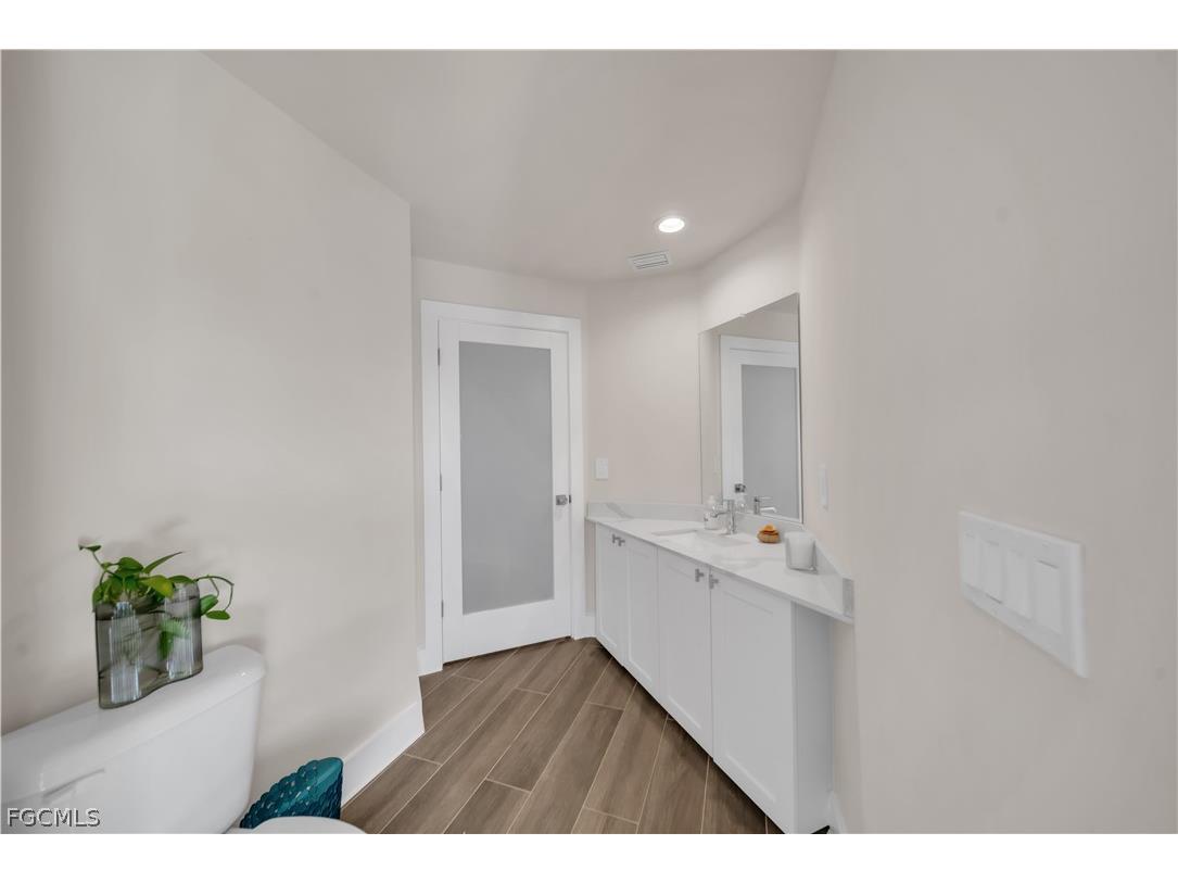 4610 SW 9th Place Cape Coral FL 33914 2026008275 image11